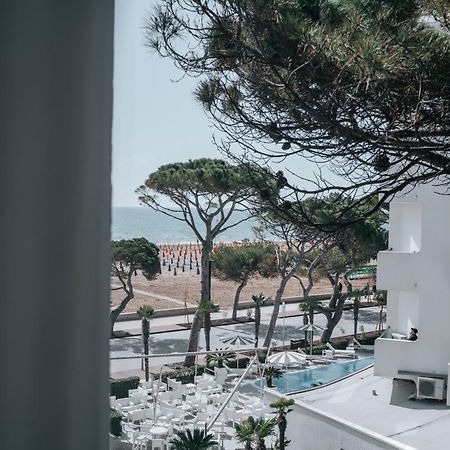 Hotel Luna Centrale Lignano Sabbiadoro Ngoại thất bức ảnh