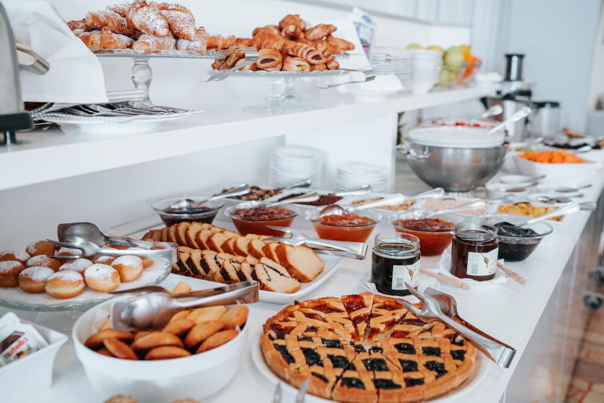 Hotel Luna Centrale Lignano Sabbiadoro Ngoại thất bức ảnh
