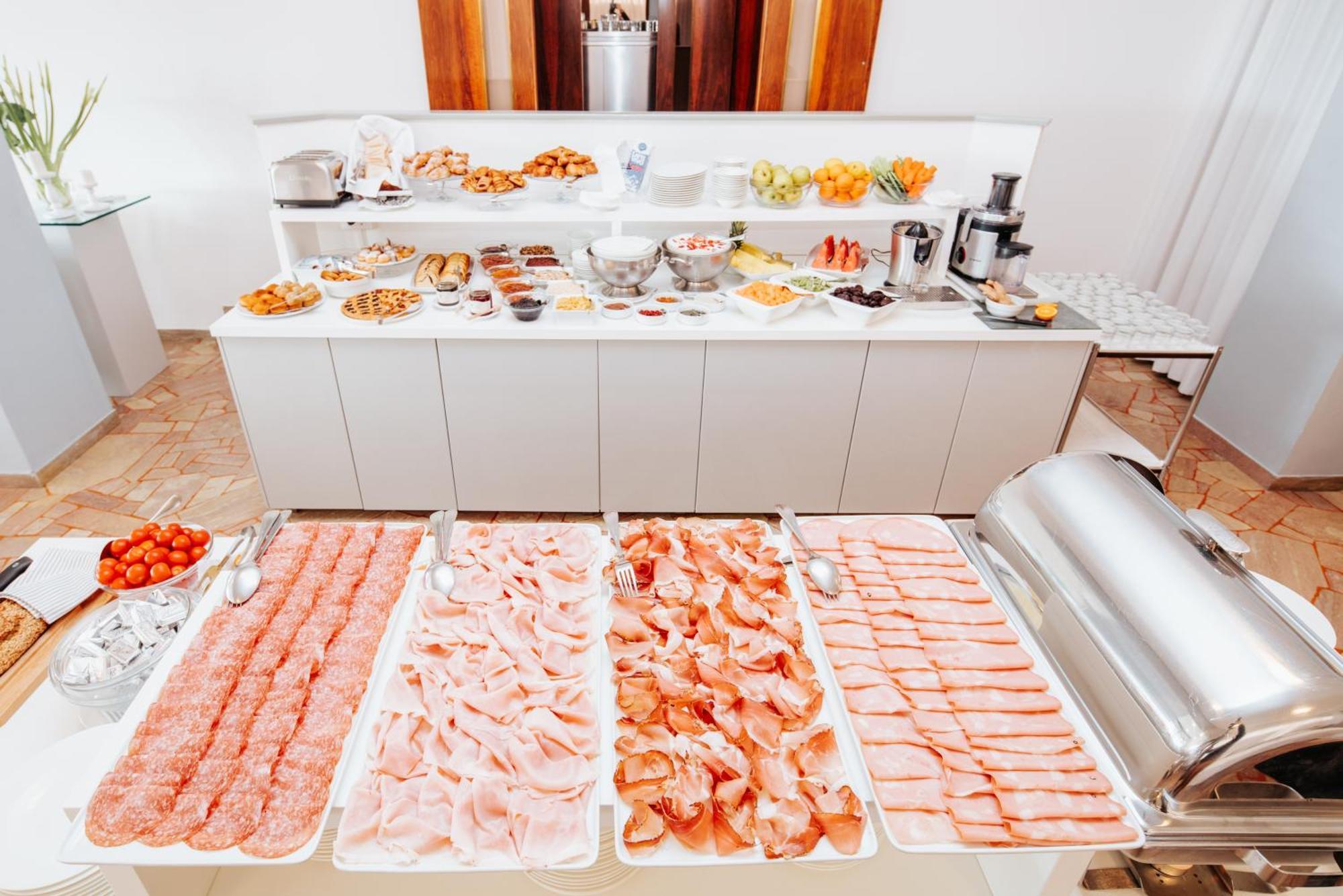 Hotel Luna Centrale Lignano Sabbiadoro Ngoại thất bức ảnh