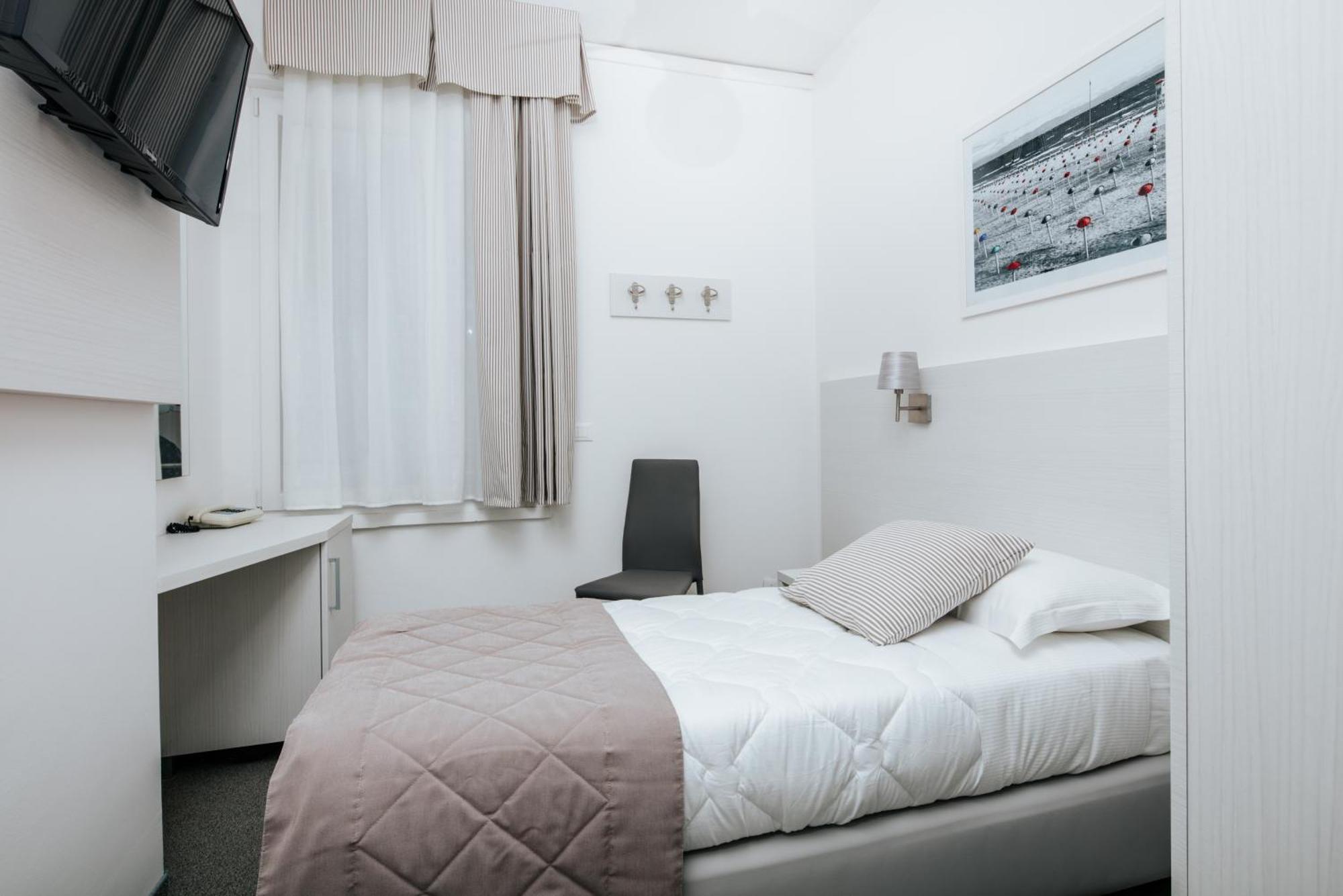 Hotel Luna Centrale Lignano Sabbiadoro Ngoại thất bức ảnh