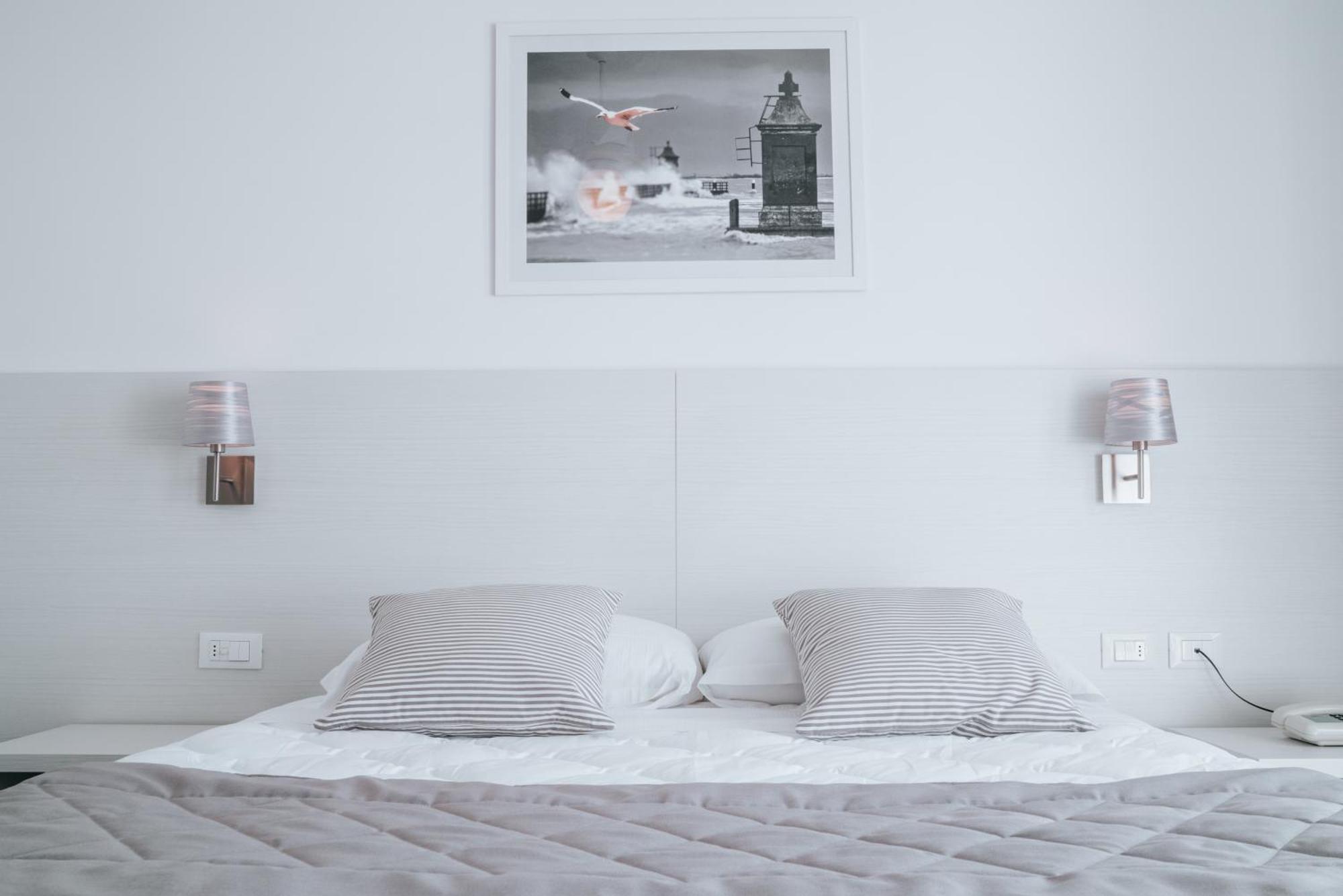 Hotel Luna Centrale Lignano Sabbiadoro Ngoại thất bức ảnh