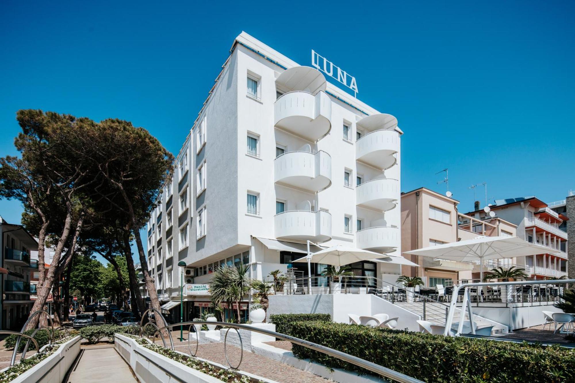 Hotel Luna Centrale Lignano Sabbiadoro Ngoại thất bức ảnh